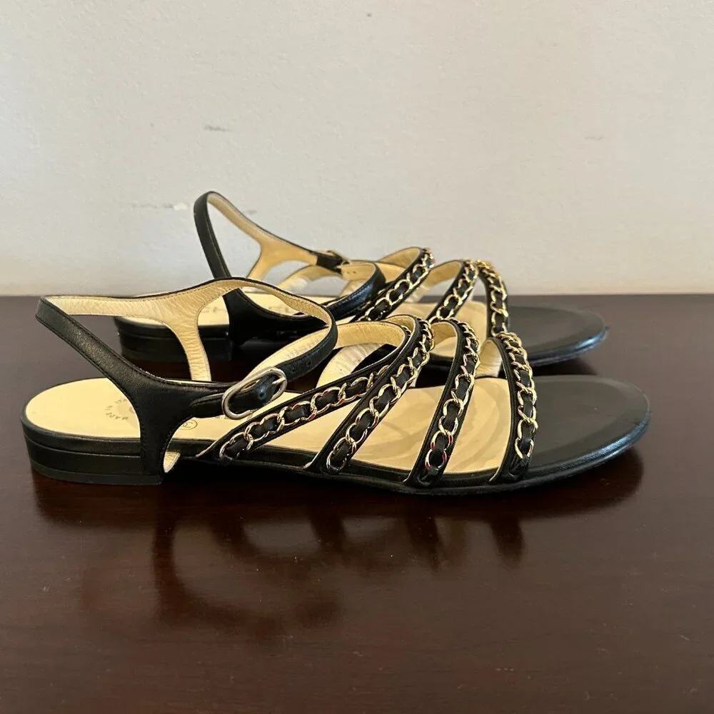 Chanel Black Leather CC Logo Chain Strap Women's Sandals Sz 40 Made in Italy